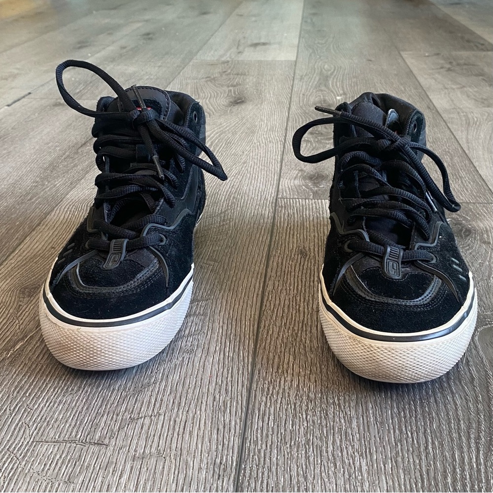 Globe Black Sneakers
